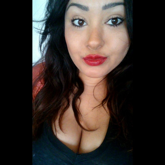 Meet your Posher, Rebeca