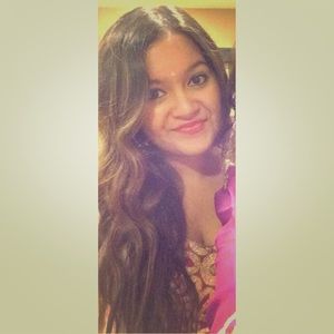 Meet your Posher, Urvashi