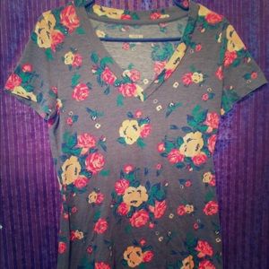 V neck soft tee size medium