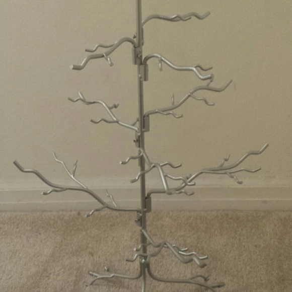 Metallic tree jewelry stand