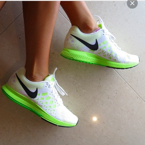 SOLD ✨Nike Air Zoom Pegasus 31 - Picture 3 of 4
