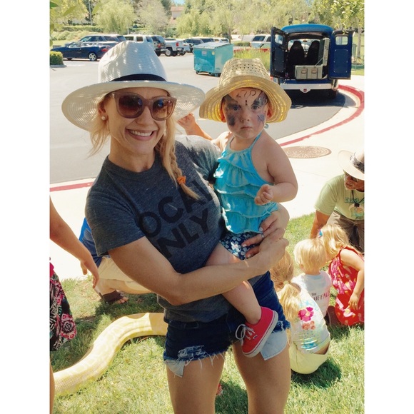 ✨Meet your Posher Kristine St. John ✨ - Picture 4 of 4