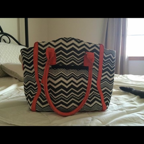 Boutique Handbag - Picture 2 of 3