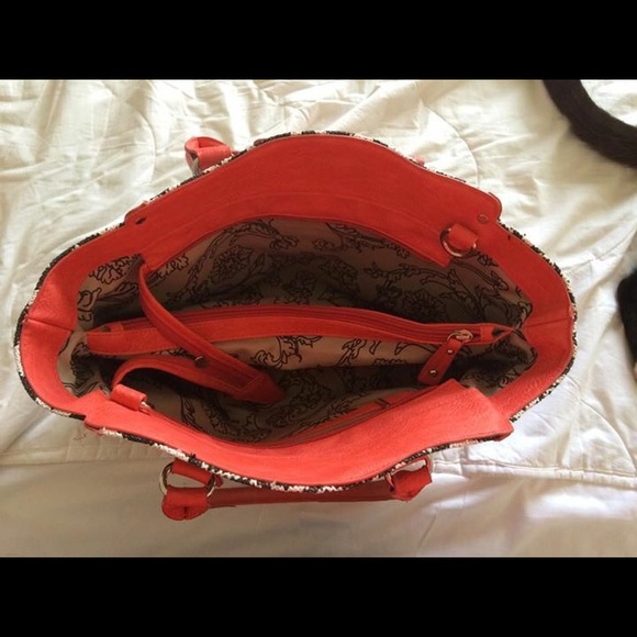 Boutique Handbag - Picture 3 of 3