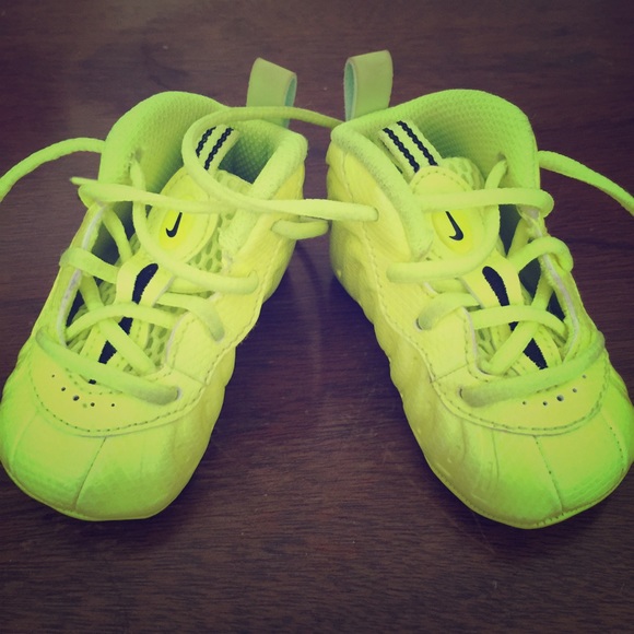 nike foams for infants