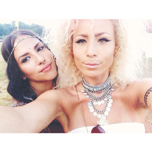 Urbanoutfitters necklace - Picture 2 of 2