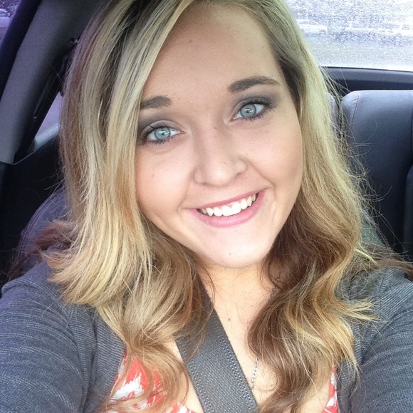 Meet your Posher, Lexi