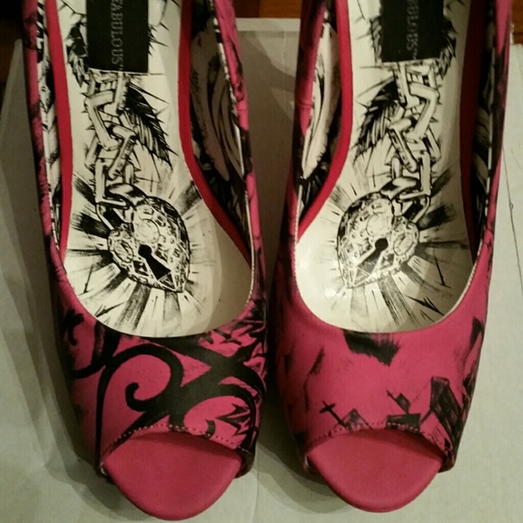 Sassy Pink and Black High Heels!
