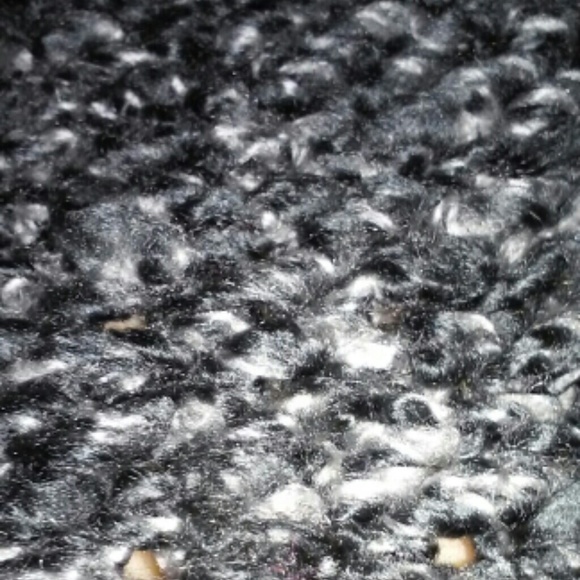 Gray and white knit beanie - Picture 2 of 2