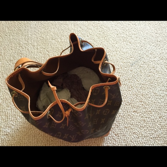 Louis Vuitton Drawstring Bag - Picture 3 of 3