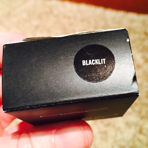 Limited Edition MAC Electric Cool Eyeshadow - Picture 4 of 4