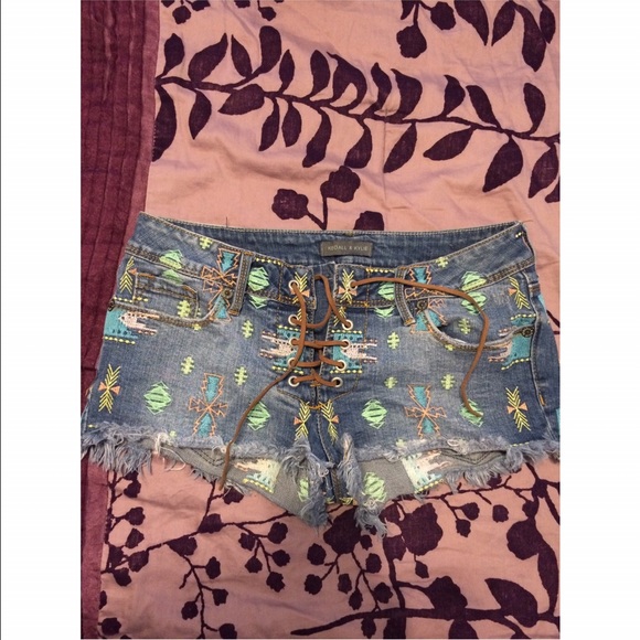Kendall & Kylie tribal shorts