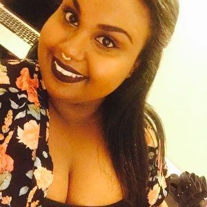 Meet your Posher, Esabel