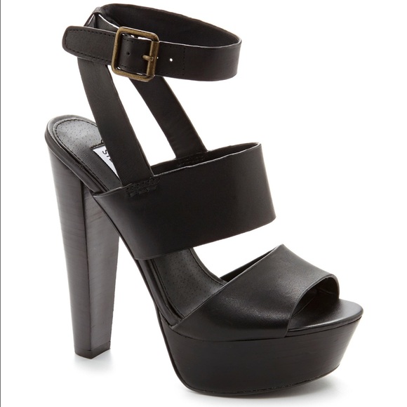 Steve Madden Shoes - Dezzzy Leather Ankle Strap Sandle