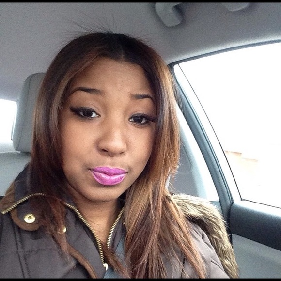 Meet your Posher, Ashley - Picture 1 of 1