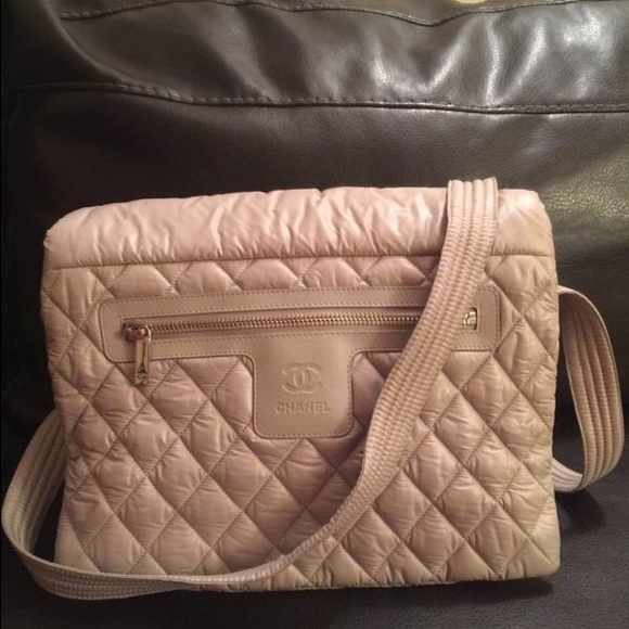Chanel mesengers bag