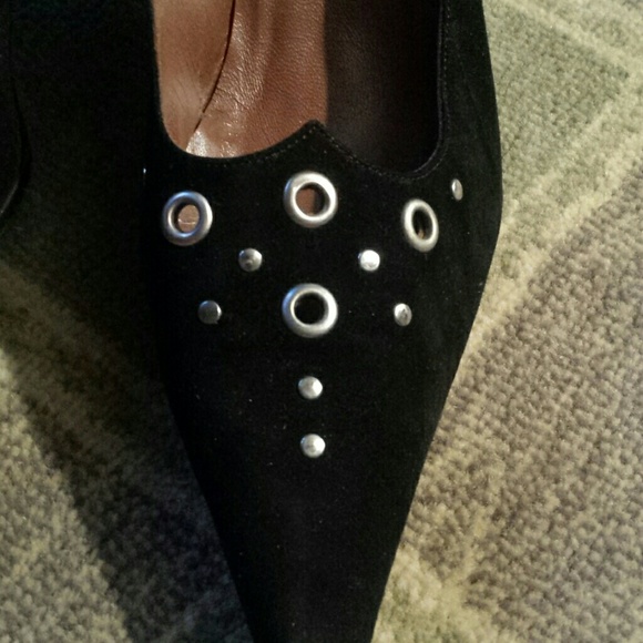 Shoes - Picture 3 of 4