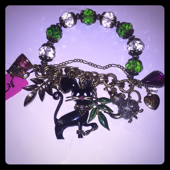 Betsey Johnson Bracelet. NWT