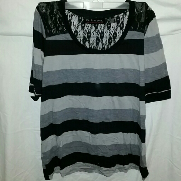 Striped maternity top with floral mesh upper back - Picture 1 of 1