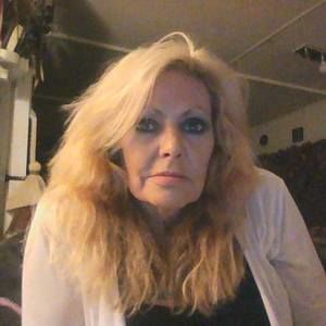 Meet your Posher, Joann