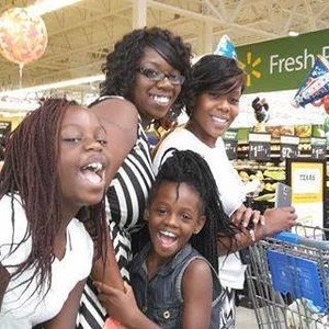 Meet your Posher, Kayla