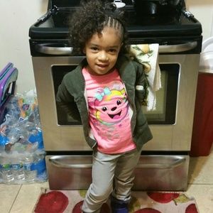 Meet your Posher, Elise