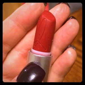 Mac LE Ri Ri woo lipstick
