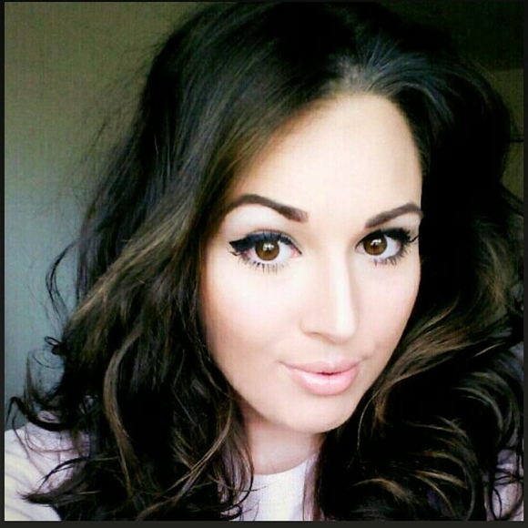 Meet your Posher, Hrisanthi - Picture 1 of 1