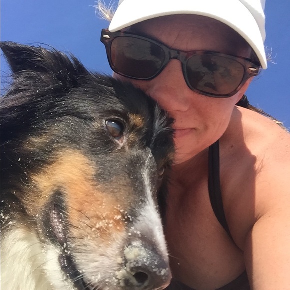 Meet your Posher! - Picture 3 of 4