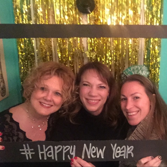 Meet your Posher! - Picture 4 of 4