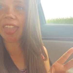 Meet your Posher, Chloe