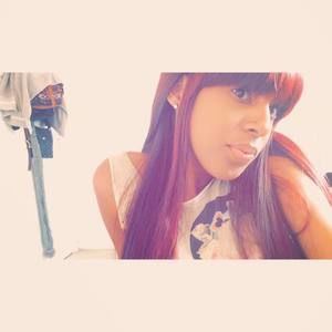 Meet your Posher, Simone