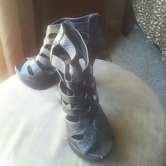 Shoes - Picture 1 of 3