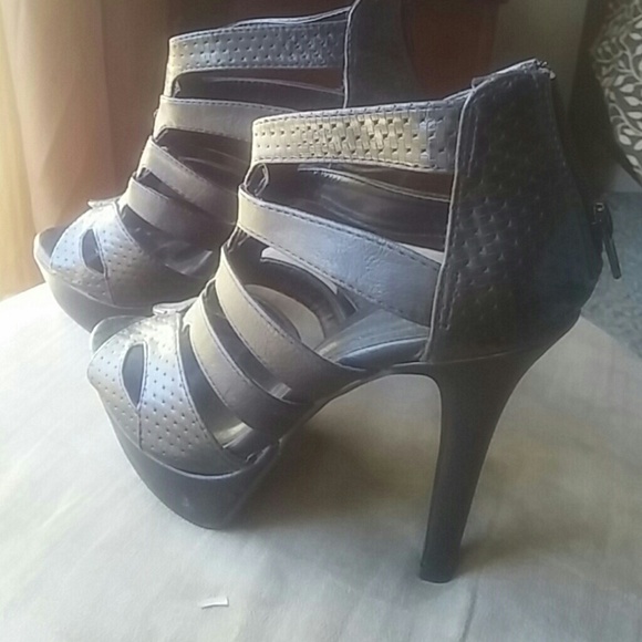 Shoes - Picture 2 of 3