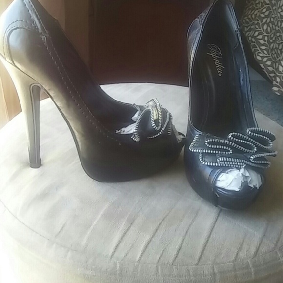 Shoes - Picture 3 of 3