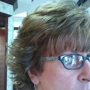 Meet your Posher, Carrie