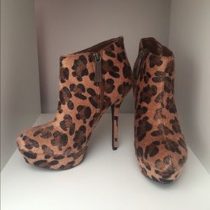 Breckelle's Leopard Booties