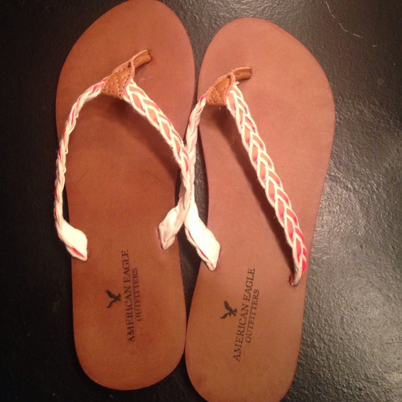 American Eagle flip flops