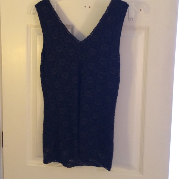Winter black lace tank - Picture 3 of 3