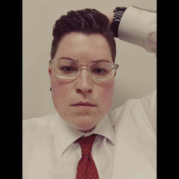 Meet your Posher, Holly