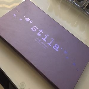 Stila in the moment eyeshadow palette