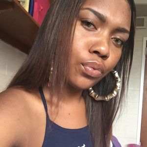 Meet your Posher, Auzhanae