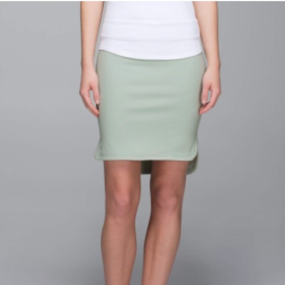 Lululemon city skirt
