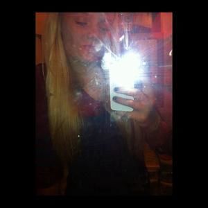 Meet your Posher, Alexis