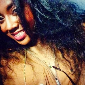 Meet your Posher, Leshea