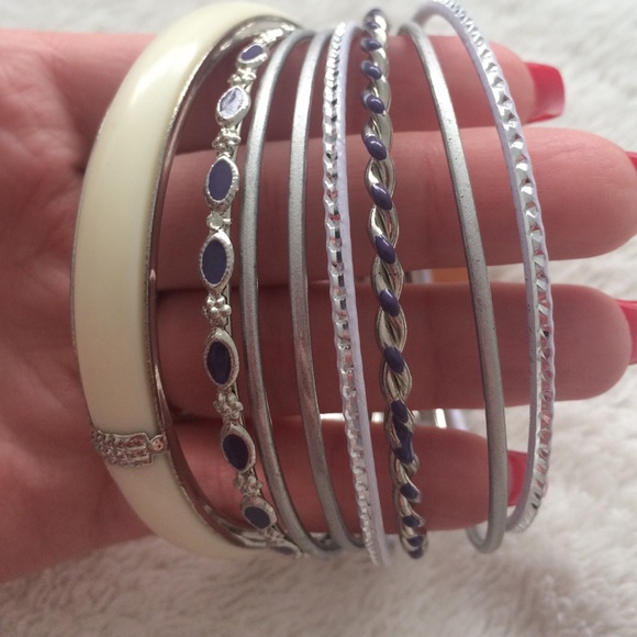 B You Set of Bangles - Picture 2 of 2