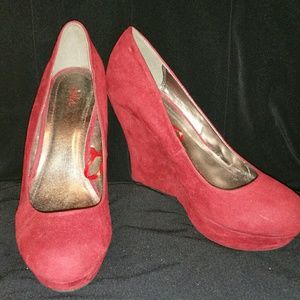 Red wedge heels