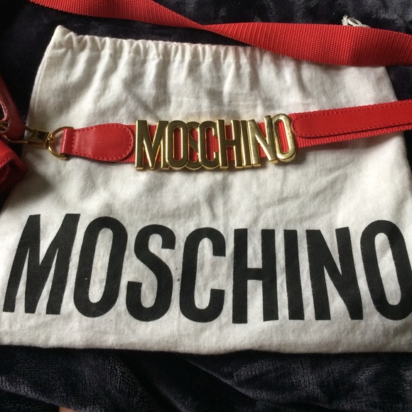 Vintage Moschino Redwall Crossbody Purse Bag Rare - Picture 2 of 4