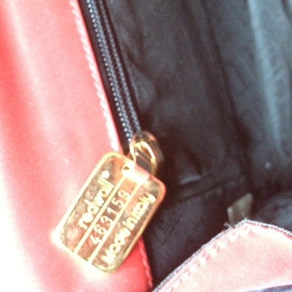 Vintage Moschino Redwall Crossbody Purse Bag Rare - Picture 4 of 4