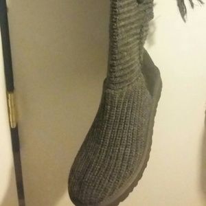 Brand new gray knit UGG Boot